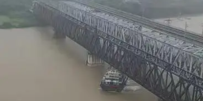 华南汛期时代，，，内贸海运货物中转驳运将受到影响