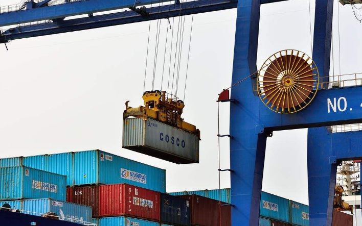 集装箱海运运价下跌，，，，，，船运公司船期大调解