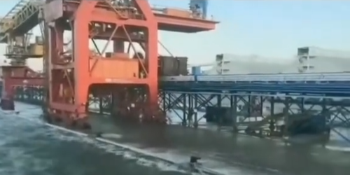 辽宁沿海口岸突发海水倒灌，，，部分口岸暂停作业