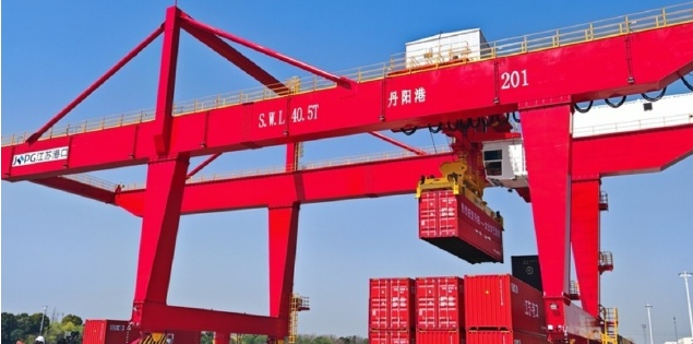 丹阳港，，，，，镇江最大的内河集装箱码头